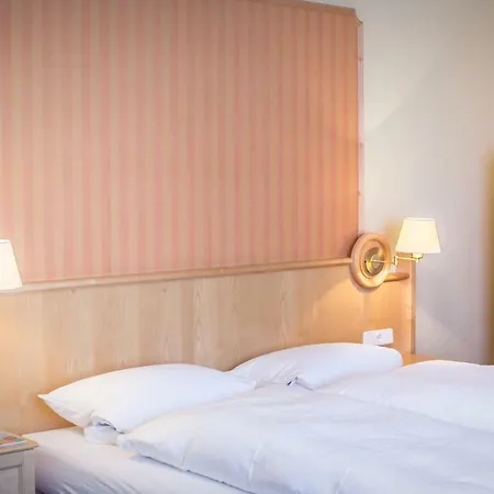 Hotel Altes Kurhaus 2*